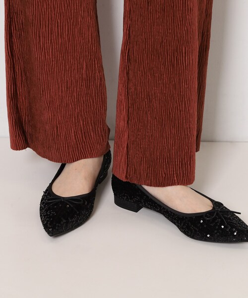 ESPERANZA（エスペランサ）の「ポインテッドリボンバレエパンプス（パンプス・レディース・ブラック系2/ベージュ系2/ブラック系8・22.5cm/23.0cm/23.5cm/24.0cm/24.5cm/25.0cm）」の2枚目の写真