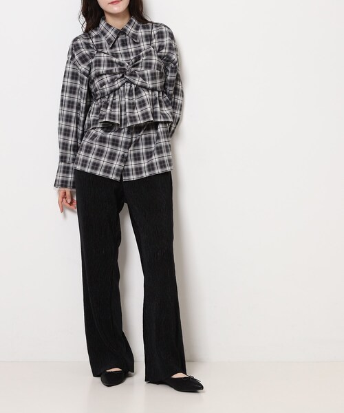 ESPERANZA（エスペランサ）の「ポインテッドリボンバレエパンプス（パンプス・レディース・ブラック系2/ベージュ系2/ブラック系8・22.5cm/23.0cm/23.5cm/24.0cm/24.5cm/25.0cm）」の4枚目の写真