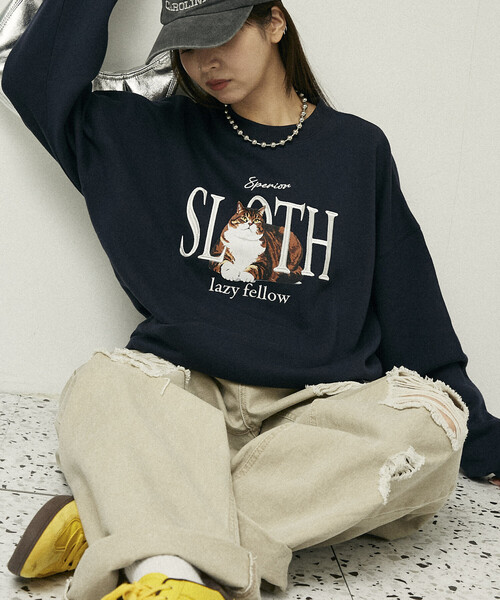 PUBLUX(パブリュクス)の「PUBLUX/パブリュクス SLOTH キャット 裏起毛 スウェット 限定展開(スウェット・レディース・チャコールグレー/ライトグレー/ネイビー/レッド・S/M/L)」の1枚目の写真