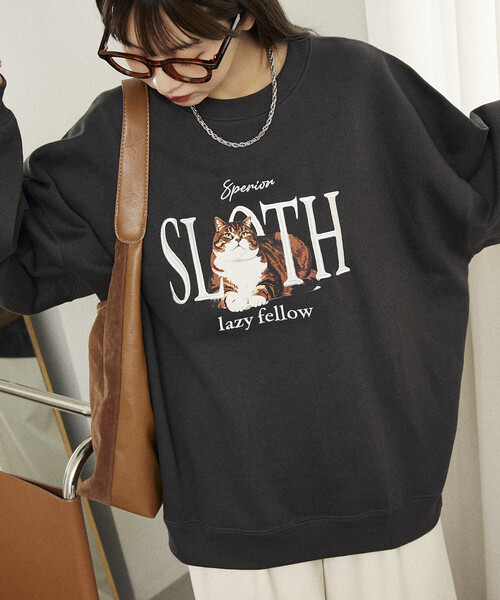 PUBLUX(パブリュクス)の「PUBLUX/パブリュクス SLOTH キャット 裏起毛 スウェット 限定展開(スウェット・レディース・チャコールグレー/ライトグレー/ネイビー/レッド・S/M/L)」の2枚目の写真