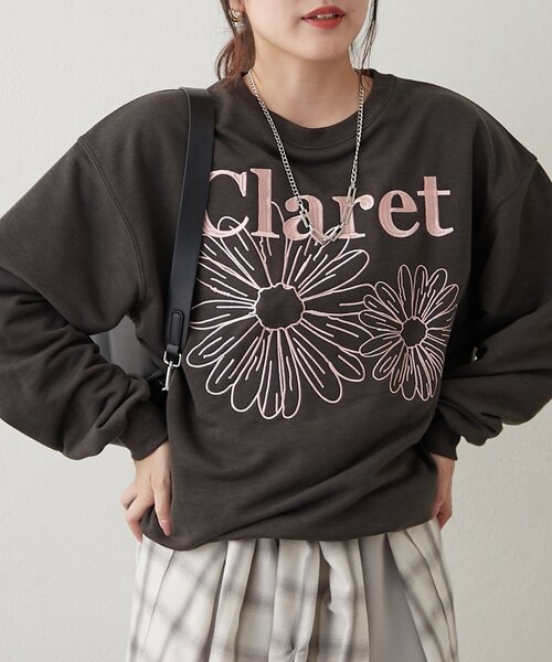 continuer de NICE CLAUP(コンティニューデナイスクラップ)の「フラワー刺繍スウェット(スウェット・レディース・ブラウン/スミクロ/オートミール/オフホワイト・FREE)」の3枚目の写真