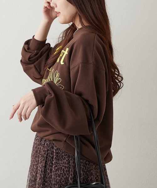 continuer de NICE CLAUP(コンティニューデナイスクラップ)の「フラワー刺繍スウェット(スウェット・レディース・ブラウン/スミクロ/オートミール/オフホワイト・FREE)」の19枚目の写真