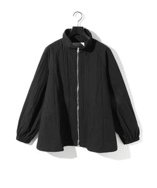 MIDIUMISOLID(ミディウミソリッド)の「MIDIUMISOLID for Ladies テントラインジップジャケット(その他アウター・レディース・ベージュ/ブラック・FREE)」の2枚目の写真
