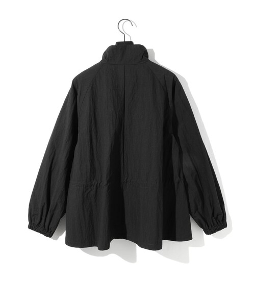 MIDIUMISOLID(ミディウミソリッド)の「MIDIUMISOLID for Ladies テントラインジップジャケット(その他アウター・レディース・ベージュ/ブラック・FREE)」の4枚目の写真