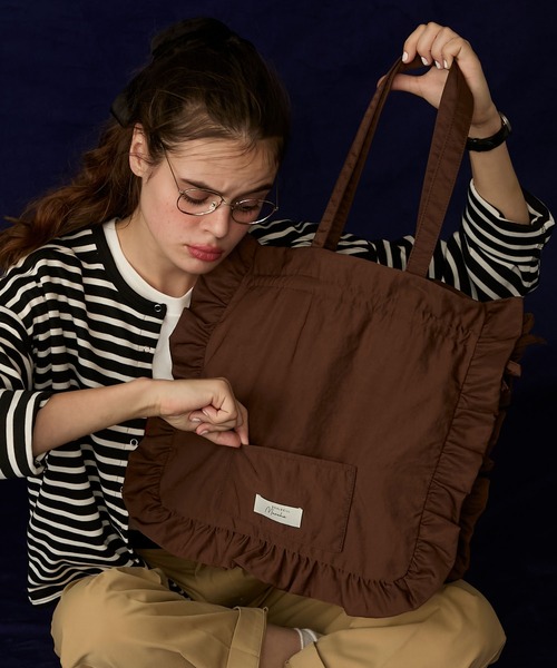 BONLECILL Marche(ボンルシールマルシェ)の「【BONLECILL Marche】《マチあり》フリルドロストトートバッグ(トートバッグ・レディース・アイボリー/ブラック/レッド/ブラウン/イエロー/ネイビー・FREE)」の17枚目の写真