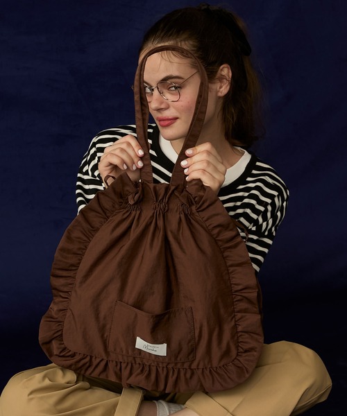 BONLECILL Marche(ボンルシールマルシェ)の「【BONLECILL Marche】《マチあり》フリルドロストトートバッグ(トートバッグ・レディース・アイボリー/ブラック/レッド/ブラウン/イエロー/ネイビー・FREE)」の19枚目の写真