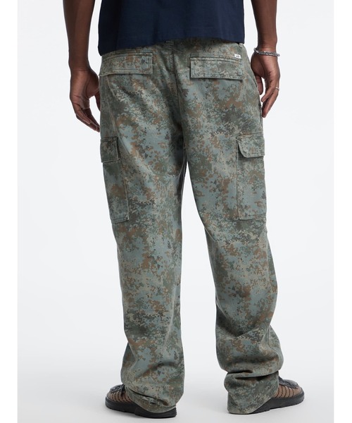 Guess（ゲス）の「GUESS Originals Twill Cargo Pant カーゴパンツ（カーゴパンツ・メンズ・グリーン系カモフラージュ・30inch/32inch/33inch/28inch/29inch/31inch）」の3枚目の写真