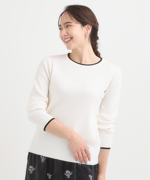 SHOO・LA・RUE（シューラルー）の「【絶妙なゆるピタ/洗濯機可】ちくちくしにくい リブクルーネックやわらかニット（ニット/セーター・レディース・モスグリーン/ボルドー/ライトブルー/ブラック/ホワイト系7/ライトグレー系4・04/01/02/03）」の16枚目の写真