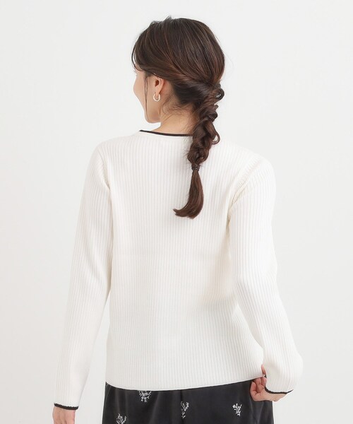 SHOO・LA・RUE（シューラルー）の「【絶妙なゆるピタ/洗濯機可】ちくちくしにくい リブクルーネックやわらかニット（ニット/セーター・レディース・モスグリーン/ボルドー/ライトブルー/ブラック/ホワイト系7/ライトグレー系4・04/01/02/03）」の17枚目の写真