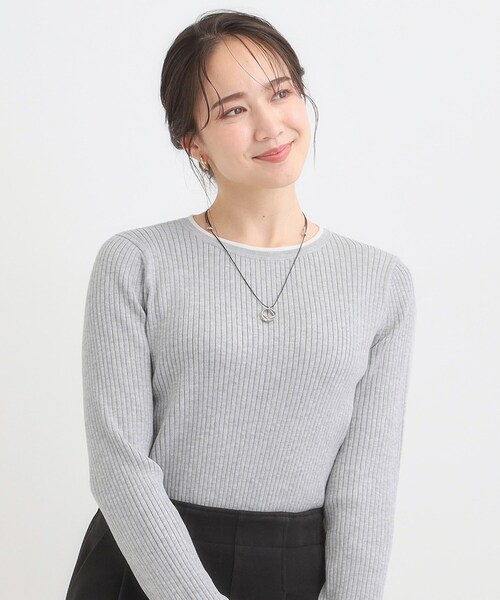 SHOO・LA・RUE（シューラルー）の「【絶妙なゆるピタ/洗濯機可】ちくちくしにくい リブクルーネックやわらかニット（ニット/セーター・レディース・モスグリーン/ボルドー/ライトブルー/ブラック/ホワイト系7/ライトグレー系4・04/01/02/03）」の20枚目の写真