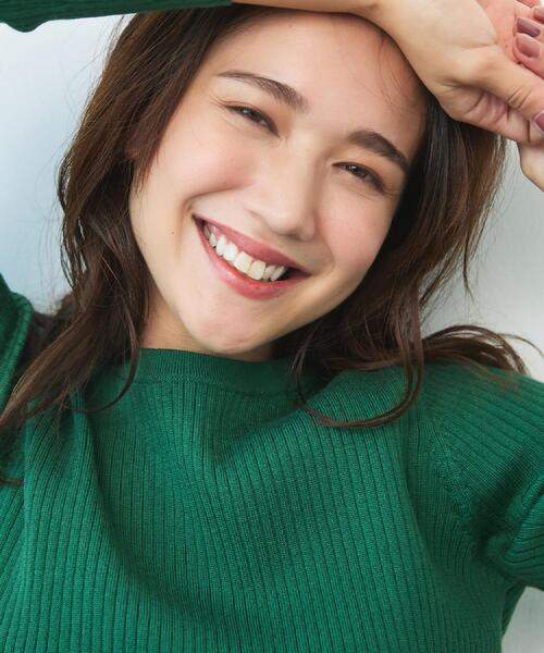 SHOO・LA・RUE（シューラルー）の「【絶妙なゆるピタ/洗濯機可】ちくちくしにくい リブクルーネックやわらかニット（ニット/セーター・レディース・モスグリーン/ボルドー/ライトブルー/ブラック/ホワイト系7/ライトグレー系4・04/01/02/03）」の4枚目の写真