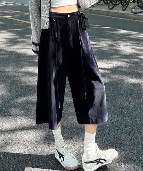 semplice(センプリチェ)の「コーデュロイハーフワイドパンツ(その他パンツ・レディース・ネイビー/ベージュ/ブラウン・S/M/L/XL)」の1枚目の写真