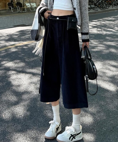 semplice(センプリチェ)の「コーデュロイハーフワイドパンツ(その他パンツ・レディース・ネイビー/ベージュ/ブラウン・S/M/L/XL)」の18枚目の写真
