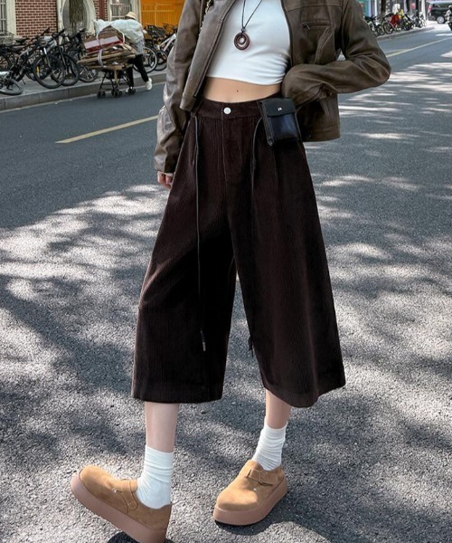 semplice(センプリチェ)の「コーデュロイハーフワイドパンツ(その他パンツ・レディース・ネイビー/ベージュ/ブラウン・S/M/L/XL)」の20枚目の写真