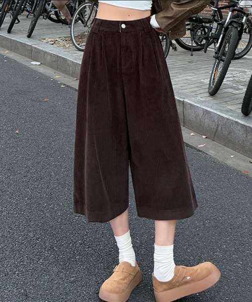 semplice(センプリチェ)の「コーデュロイハーフワイドパンツ(その他パンツ・レディース・ネイビー/ベージュ/ブラウン・S/M/L/XL)」の13枚目の写真
