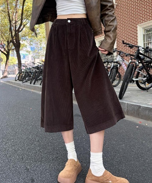 semplice(センプリチェ)の「コーデュロイハーフワイドパンツ(その他パンツ・レディース・ネイビー/ベージュ/ブラウン・S/M/L/XL)」の15枚目の写真