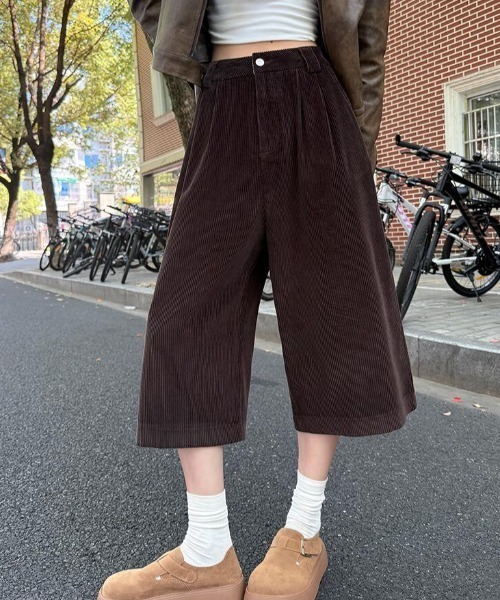 semplice(センプリチェ)の「コーデュロイハーフワイドパンツ(その他パンツ・レディース・ネイビー/ベージュ/ブラウン・S/M/L/XL)」の16枚目の写真