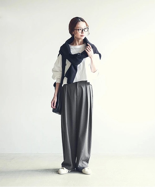 タックパンツ（スラックス）｜SOLAMONAT LARME（ソラモナラーム）の