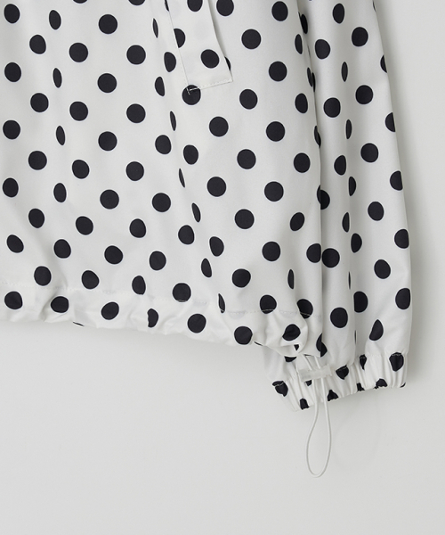 RONRON(ロンロン)の「HOODED WINDBREAKER JUMPER WHITE BLACK DOT(ナイロンジャケット・レディース・その他・FREE)」の6枚目の写真