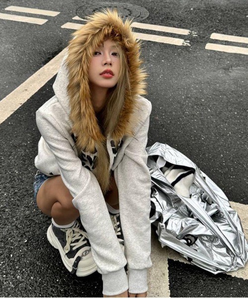 秋冬新作】ファー付きフードゆったりスウェットパーカー Y2K（パーカー