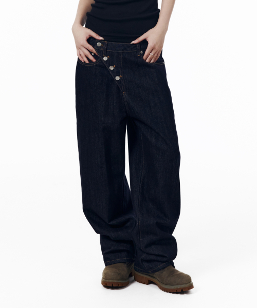 AAKAM（アーカム）の「Oblique Button Denim Pants (Dark Blue)（デニムパンツ・レディース・その他・1/2）」の13枚目の写真