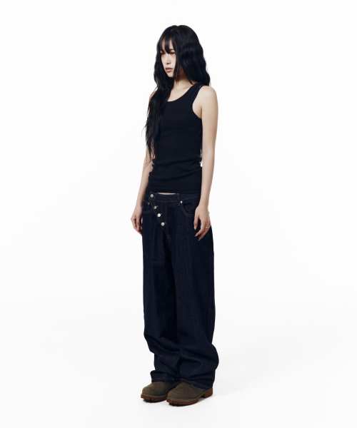 AAKAM（アーカム）の「Oblique Button Denim Pants (Dark Blue)（デニムパンツ・レディース・その他・1/2）」の6枚目の写真