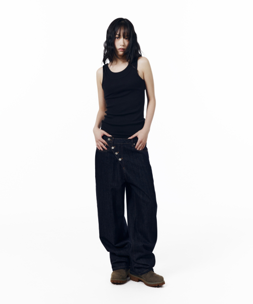 AAKAM（アーカム）の「Oblique Button Denim Pants (Dark Blue)（デニムパンツ・レディース・その他・1/2）」の8枚目の写真
