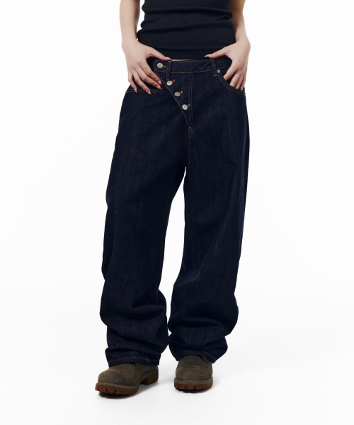 AAKAM（アーカム）の「Oblique Button Denim Pants (Dark Blue)（デニムパンツ・レディース・その他・1/2）」の9枚目の写真