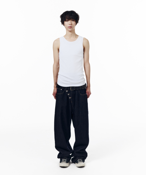 AAKAM（アーカム）の「Oblique Button Denim Pants (Dark Blue)（デニムパンツ・レディース・その他・1/2）」の11枚目の写真