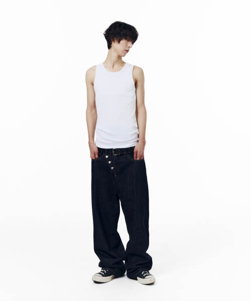 AAKAM（アーカム）の「Oblique Button Denim Pants (Dark Blue)（デニムパンツ・レディース・その他・1/2）」の4枚目の写真