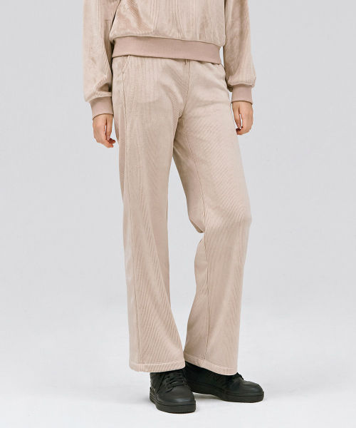 CHASECULT(チェイスカルト)の「女性起毛ワイドウォームアップパンツ-ベージュ(スウェットパンツ・レディース・Beige・70/67/76)」の3枚目の写真