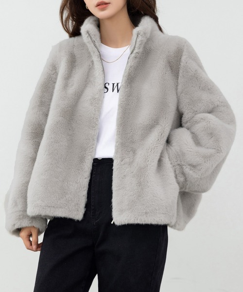 DAY CLOSET（デイ クローゼット）の「華奢魅せできるこだわりバルーンシルエット。厚手スタンドカラーフェイクファーブルゾン レディース（ブルゾン・レディース・ブラウン/グレー/ベージュ・FREE）」の4枚目の写真