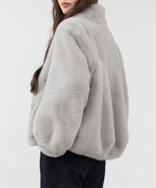 DAY CLOSET（デイ クローゼット）の「華奢魅せできるこだわりバルーンシルエット。厚手スタンドカラーフェイクファーブルゾン レディース（ブルゾン・レディース・ブラウン/グレー/ベージュ・FREE）」の6枚目の写真