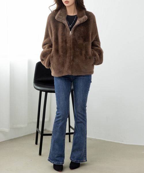 DAY CLOSET（デイ クローゼット）の「華奢魅せできるこだわりバルーンシルエット。厚手スタンドカラーフェイクファーブルゾン レディース（ブルゾン・レディース・ブラウン/グレー/ベージュ・FREE）」の14枚目の写真