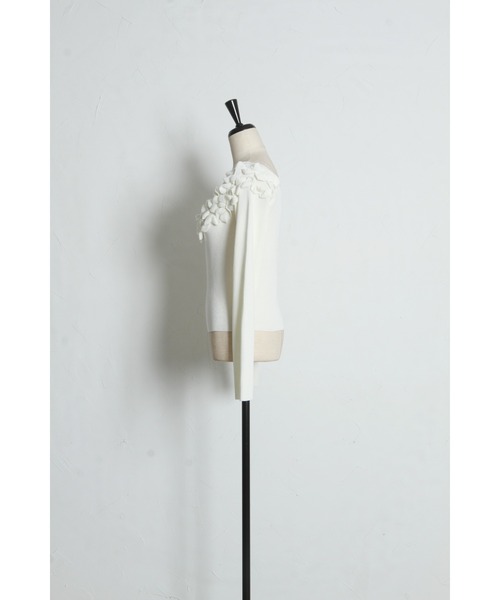 ARVELLIA(アルベリア)の「OFF SHOULDER FRILL KNIT(ニット/セーター・レディース・ブラック/ホワイト・M)」の20枚目の写真