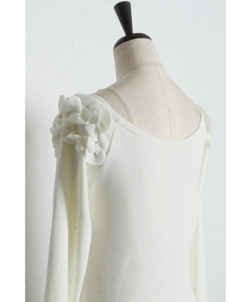 ARVELLIA(アルベリア)の「OFF SHOULDER FRILL KNIT(ニット/セーター・レディース・ブラック/ホワイト・M)」の22枚目の写真
