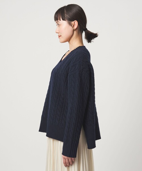 green label relaxing(グリーンレーベルリラクシング)の「ゴールバーン Vネック ニット プルオーバー(ニット/セーター・レディース・オフホワイト/レッド/ケリーグリーン/ネイビー・FREE)」の22枚目の写真