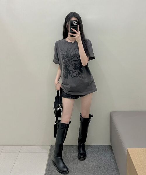 MOZMOZ（モズモズ）の「ハッピーキャット オーバーサイズ ピグメント 半袖Tシャツ チャコール（Tシャツ/カットソー・レディース・その他・M/XXL/XL）」の9枚目の写真