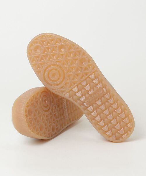 adidas（アディダス）の「サンバ W シューズ / アディダスオリジナルス adidas Originals スニーカー（スニーカー・レディース・ホワイト/ブラック・23.0cm/23.5cm/24.0cm/22.0cm/22.5cm/24.5cm/25.0cm/25.5cm/26.0cm/26.5cm/27.0cm/27.5cm/28.0cm）」の18枚目の写真