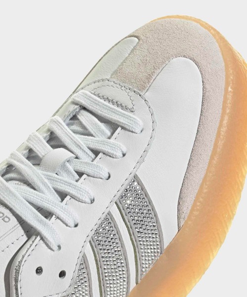 adidas（アディダス）の「サンバ W シューズ / アディダスオリジナルス adidas Originals スニーカー（スニーカー・レディース・ホワイト/ブラック・23.0cm/23.5cm/24.0cm/22.0cm/22.5cm/24.5cm/25.0cm/25.5cm/26.0cm/26.5cm/27.0cm/27.5cm/28.0cm）」の8枚目の写真