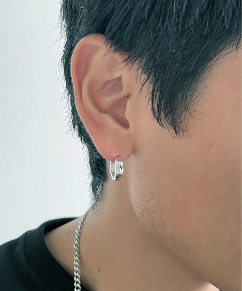MAISON CLUB(メゾンクラブ)の「【MAISON CLUB】Hexagon Cutting Hoop Pierce Silver925 / ヘキサゴンカッティングフープピアス シルバー925 KUN(ピアス(片耳用)・メンズ・シルバー・FREE)」の6枚目の写真