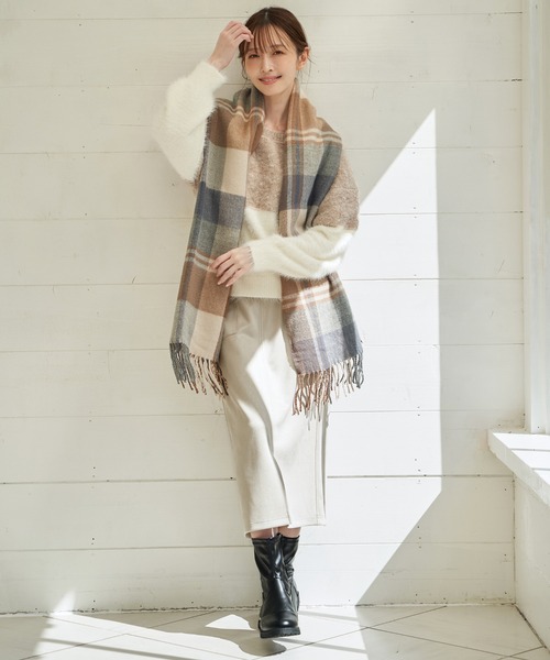 ikka(イッカ)の「【雑誌InRed1月号掲載】ブークレーフェザー切り替えニットプルオーバー(ニット/セーター・レディース・ベージュ/ブルー/グレー/チャコール・L/M/S)」の20枚目の写真