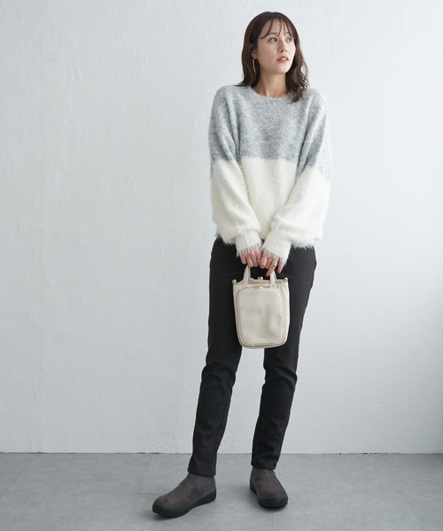 ikka(イッカ)の「【雑誌InRed1月号掲載】ブークレーフェザー切り替えニットプルオーバー(ニット/セーター・レディース・ベージュ/ブルー/グレー/チャコール・L/M/S)」の18枚目の写真