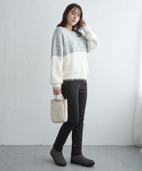 ikka(イッカ)の「【雑誌InRed1月号掲載】ブークレーフェザー切り替えニットプルオーバー(ニット/セーター・レディース・ベージュ/ブルー/グレー/チャコール・L/M/S)」の11枚目の写真