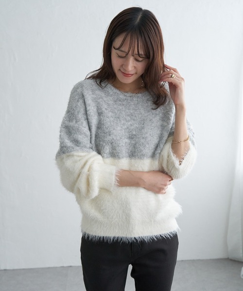 ikka(イッカ)の「【雑誌InRed1月号掲載】ブークレーフェザー切り替えニットプルオーバー(ニット/セーター・レディース・ベージュ/ブルー/グレー/チャコール・L/M/S)」の5枚目の写真