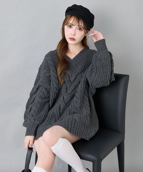 one after another NICE CLAUP（ワンアフターアナザーナイスクラップ）の「ケーブルニットミニワンピース（ワンピース・レディース・チャコールグレー/オフホワイト/ピンクベージュ/サックスブルー・FREE）」の3枚目の写真