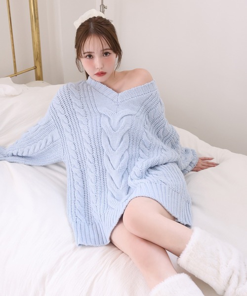 one after another NICE CLAUP（ワンアフターアナザーナイスクラップ）の「ケーブルニットミニワンピース（ワンピース・レディース・チャコールグレー/オフホワイト/ピンクベージュ/サックスブルー・FREE）」の14枚目の写真