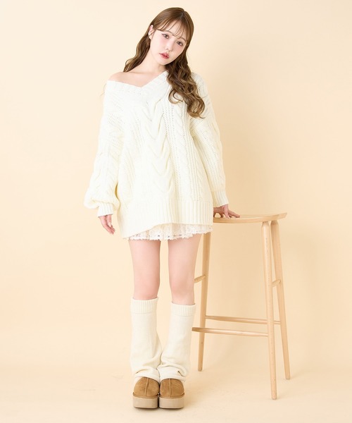 one after another NICE CLAUP（ワンアフターアナザーナイスクラップ）の「ケーブルニットミニワンピース（ワンピース・レディース・チャコールグレー/オフホワイト/ピンクベージュ/サックスブルー・FREE）」の8枚目の写真