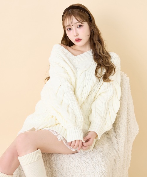 one after another NICE CLAUP（ワンアフターアナザーナイスクラップ）の「ケーブルニットミニワンピース（ワンピース・レディース・チャコールグレー/オフホワイト/ピンクベージュ/サックスブルー・FREE）」の10枚目の写真