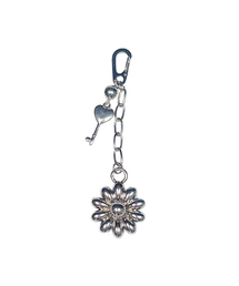 L'OMBRILLANT（ロンブリアン）の「Fleur Vintage Heart Keychain（キーケース/キーアクセサリー）」